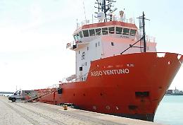 Immigrazione, a Catania il rimorchiatore &ldquo;bersagliato&rdquo;