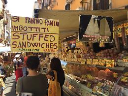 Catania: tra wine dell'Etna  e pepato cheese, i turisti nuovi clienti della Pescheria