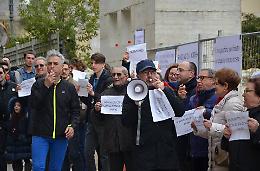 A Canicattì protesta contro il muro