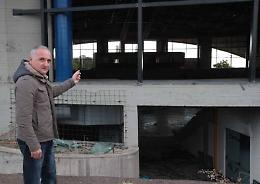 Catania, Palanesima depredato si sono portati via anche i vetri