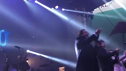 Catania, in 10 mila in piazza Duomo
per fare festa e salutare il 2020