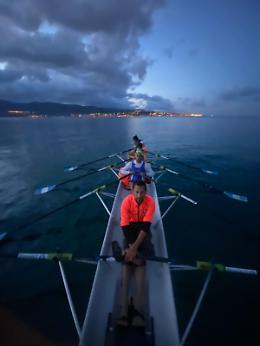 Canottaggio: impresa del lombardo Elia Origoni affiancato dai campioni del Cc Peloro