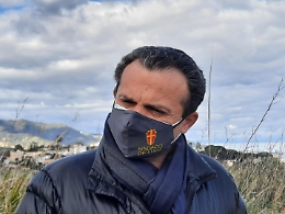 Messina, il sindaco De Luca: &laquo;Troppi assembramenti, il 1&deg; maggio chiudo&raquo;