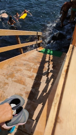 Il comune di Acireale ha deciso di fare guerra ai bagnanti