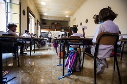 Contro il covid arrivano le "scuole sentinella"