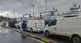 Il borseggiatore di chi &egrave; in attesa del traghetto a Messina &egrave; stato bloccato: dopo la telefonata l'arresto