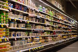 Scadenza dei cibi: ecco quando si deve rispettare e quando si può andare oltre