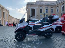 Piaggio: arriva lo scooter a tre ruote della Croce Rossa