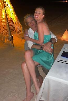 Per Alessia Marcuzzi è tempo di Maldive: compleanno del marito sotto le palme