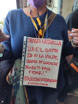 Lavoratori di Covisian e Almaviva occupano la sede di Palermo