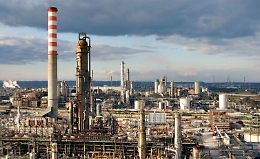 Scoppiato un incendio al pontile della raffineria Isab di Siracusa