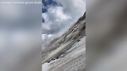 Marmolada, si stacca un "fiume di ghiaccio": le immagini