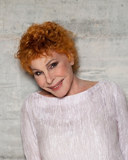 Ornella Vanoni cade e si rompe il femore: concerto rinviato