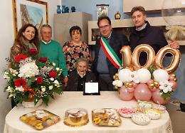 Gangi festeggia i 100 anni di nonna Catalda