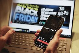 Black Friday: consumatori, non solo sconti ma anche aumenti