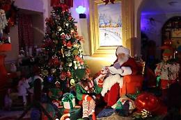 Momento economico difficile, il sindaco di Comitini: "Portate i bimbi a visitare la Casa di Babbo Natale gratuitamente"