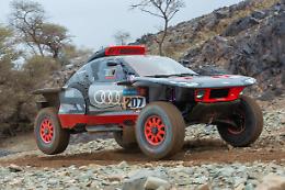 Dakar, auto: doppia frattura vertebrale per Carlos Sainz