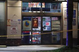 California: polizia, vittime sono 10, killer in fuga