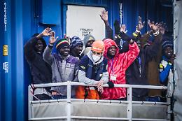 Migranti: 735 sbarcati a Lampedusa in 24 ore