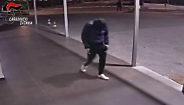 Droga, furti e "cavalli di ritorno" a Catania: cinque arresti e 15 indagati