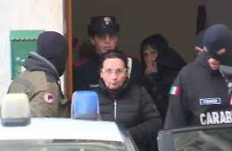 Mille pizzini e le tracce dei Dna: il covo di Rosalia Messina Denaro è una miniera d'oro per i pm