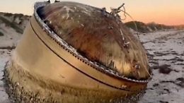 Misterioso cilindro di metallo trovato sulla spiaggia di Green Head in Australia
