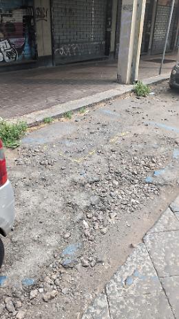 A Catania si paga per posteggiare sulle pietre