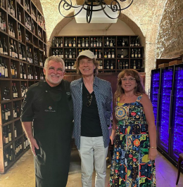 Mick Jagger a Siracusa, cena con foto in un ristorante di Ortigia