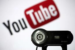 Abusi su un ragazzino di 13 anni adescato in Rete, arrestato youtuber siciliano
