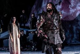 Aiace “dramma borghese” con la musica protagonista