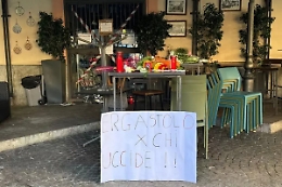 «Ergastolo per chi uccide»: la scritta davanti al pub dove è stato ucciso Paolo Taormina
