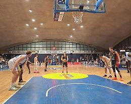 La Virtus Ragusa conquista la quinta vittoria di fila dopo avere battuto Barcellona nel derby