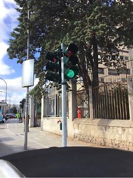 All'incrocio via Parlavecchio-via del Vespro  in funzione il nuovo semaforo a chiamata pedonale
