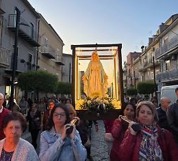 La statua della Vergine della Medaglia miracolosa arriva a Palagonia: al via il pellegrinaggio nazionale
