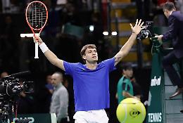 Cobolli vince un match epico contro Bergs e l'Italia vola in finale di Coppa Davis