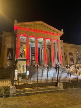 Il teatro Massimo si illumina di rosso per la Giornata mondiale contro l’Aids