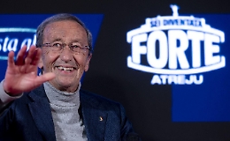 D&eacute;j&agrave;-vu ad Atreju, Gianfranco Fini torna tra applausi e ricordi: &laquo;Uno sbaglio la fine di An...&raquo;