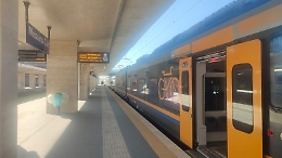 Paura a Messina: pacco sospetto ai piedi della statua in via Don Blasco, stop ai treni