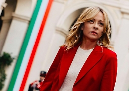 S&igrave; al decreto Milleproroghe: scadenze slittate, scudo penale per i medici e bonus giovani. C'&egrave; pure il commissariamento anti-baraccopoli a Messina