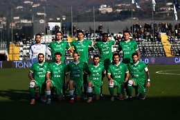 In maglia verde per Santa Lucia, il Siracusa strappa un prezioso 1-1 al "Lamberti"