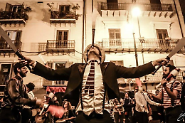 Palermo Sonora anima le piazze storiche: musica, acrobazie e dj set  
