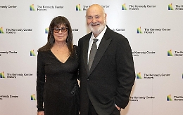 La morte di Rob Reiner e Michele Singer Reiner scuote Hollywood e apre domande senza risposte: cosa sappiamo del duplice omicidio che ha scosso l'America