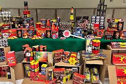 Palermo, sequestrati 1.020.000 addobbi &laquo;made in italy&raquo; falsi e 44.448 artifici pirotecnici pericolosi