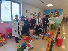 Natale con i bambini ricoverati per i poliziotti di Licata