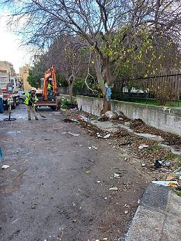 Danni ai cavi durante la rimozione di una discarica, lavori in via Crociferi