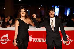 Paura per Caterina Balivo a Buenos Aires: &ldquo;Svenuta al gate, poi la flebo e il sorriso&rdquo; 