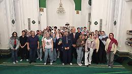 Gli studenti incontrano l'imam nella moschea: "Dialogo e confronto"