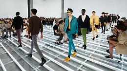 Milano Moda Uomo, Prada punta sulla "Clarity" e rivoluziona il lusso essenziale: tra gli ospiti Jaafar Jackson