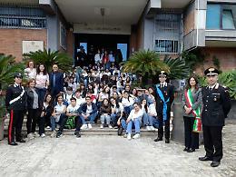 L'Istituto “Vigo Fuccio-La Spina” a “lezione” di legalità nella caserma dei carabinieri