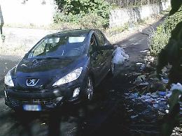 Pedara: 20 “zozzoni” beccati dalle telecamere a gettare rifiuti